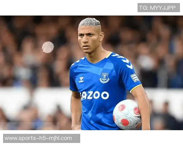 富安健洋自由身加盟阿贾克斯签约半年引发球迷热议 富安健洋自由身加盟阿贾克斯签约半年引发球迷热议